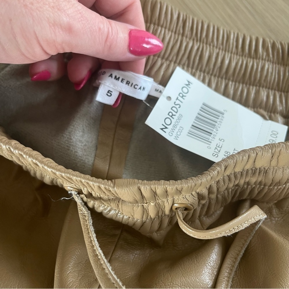 Good American Better Than Leather Shorts Pull On Warm Caramel Tan Size 5 - Picture 9 of 11